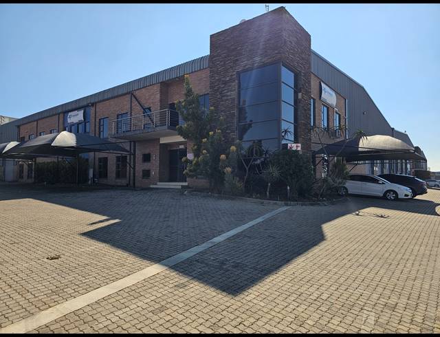 2,294M² WAREHOUSE TO LET IN COSMO BUSINESS PARK